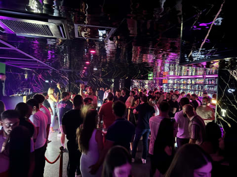 BESPOKE BAR/CLUB  ONE NOT TO MISS !!!  UNDER OFFER !!! UNDER OFFER !!!