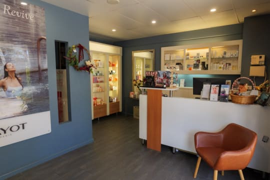 Award Winning Aesthetic Medi Spa Clinic/Beauty Salon | ID: 1370