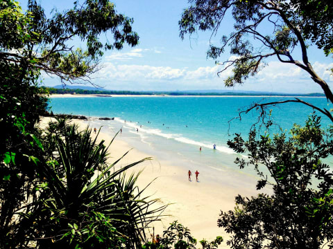 Art and Retail Business for Sale – Iconic Hastings Street, Noosa Heads location