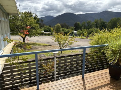 ENDLESS POSSIBILITIES, RELAXED LIFESTYLE, MAKE IT YOURS - 2770MF