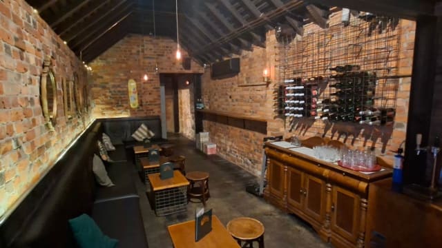 UNION ELECTRIC - A CBD laneway cocktail bar and rooftop