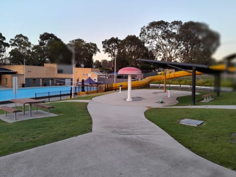 Busy Lakeside Cafe in a Popular Tourist Location – Ararat, Victoria