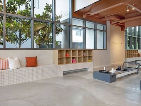 Lacudv1hs0aade1f2xmu