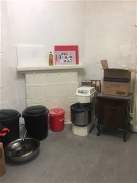 FULLY EQUIPPED ASIAN RESTAURANT WITH RESIDENCE.  URGENT SALE, MAKE AN OFFER