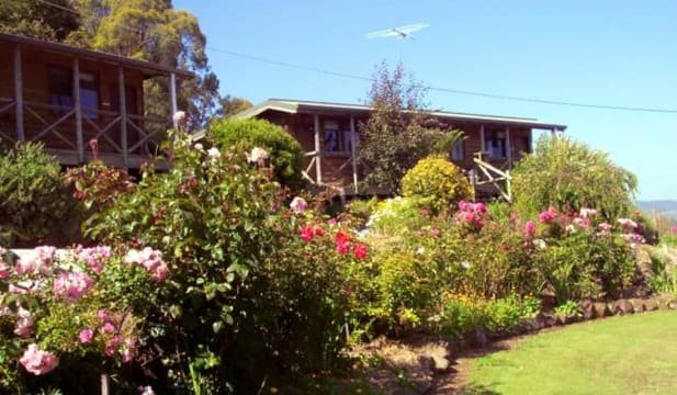 FHGC Tasmanian Accommodation A1 Presentation Spectacular Views 10%ROI 6 Cabins 2 Houses 2 Titles