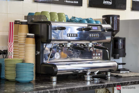 Thriving takeaway - cafe in busy retail/industrial - homemaker centre