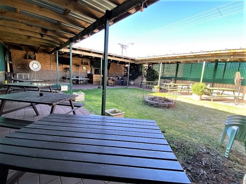 Commercial Hotel in Morgan - Lease