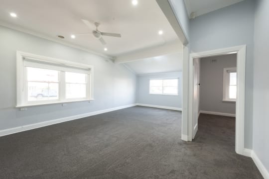 CAFE BUSINESS & HOUSE FOR SALE - Painters Cafe, Corowa NSW - 1P0542