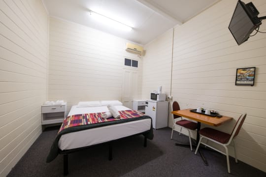 Grand Central Hotel Proserpine