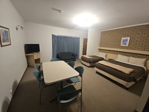 A RARE FIND SO CLOSE TO MELBOURNE - 2126ML