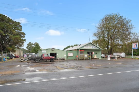 COUNTRY BUSINESS WITH HEART