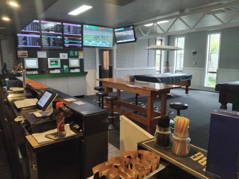 BELOW REPLACEMENT VALUE ROCKY CAPE TAVERN FHGC $995,000+sav