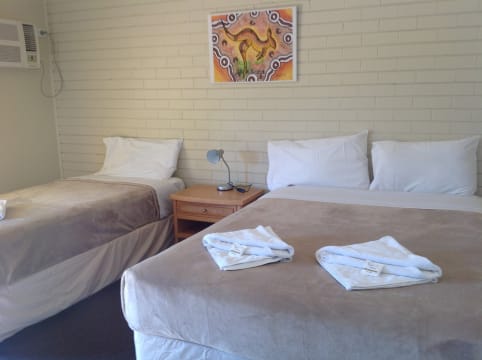 RARE LEASEHOLD HOTEL/MOTEL OPPORTUNITY - 2892ML