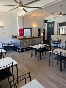 Snowtown Hotel profitasble country Lease (Freehold Available)