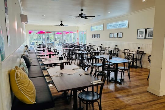 UNDER OFFER – Woodside Beach Hotel