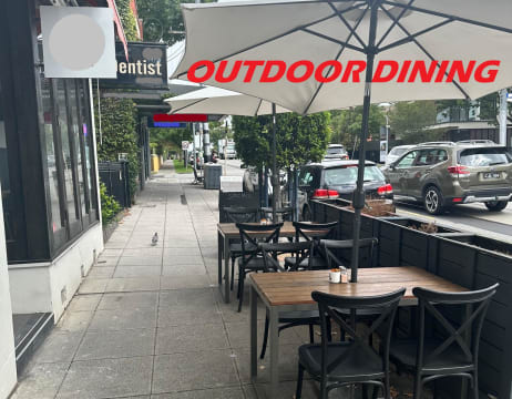 Beautiful Cafe or Restaurant that has it all.