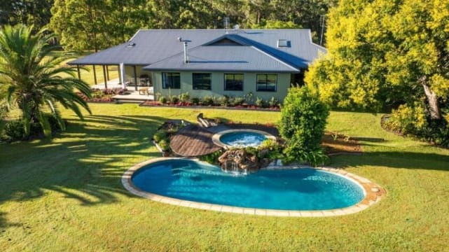 Blueberry Greens Award-Winning Farm + Freehold Lifestyle Property