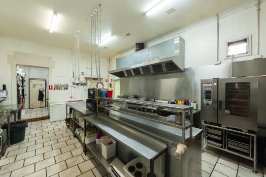 LEASEHOLD - Violet Town Hotel, VIC - 1P0532