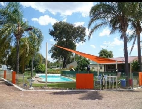 20 Room Motel for Sale in Tocumwal NSW Leasehold: $1,450,000, brand new 30-year lease.