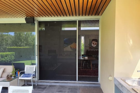Leading Retractable Screen Manufacturer Business - REV 1.9M p.a (Our Ref: D2087)