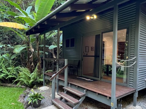 ACCOMMODATION & TOURISM BUSINESS FOR SALE IN CAPE TRIBULATION - 2820MF