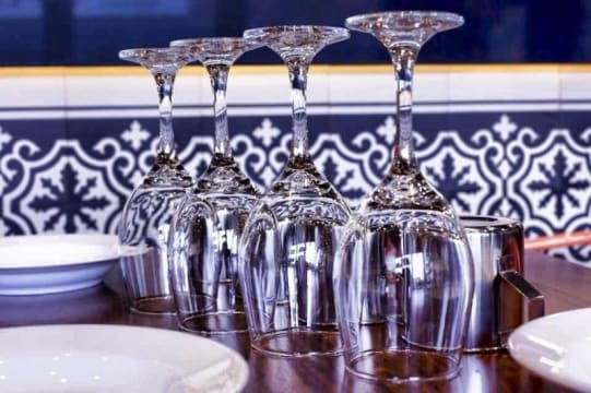 Busy Thai shop in superb location – SE Suburbs - Easy to Run - High Turnover