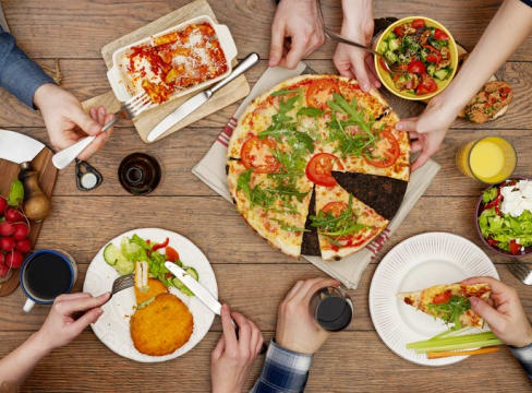 Pizza/kebabs and Fish & Chips Shop with Dine-In and Takeaway | Includes 5 bedrooms [2606232]