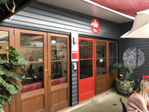 ✂️ Hairdressing Salon for Sale – Established, Profitable & Full of Character