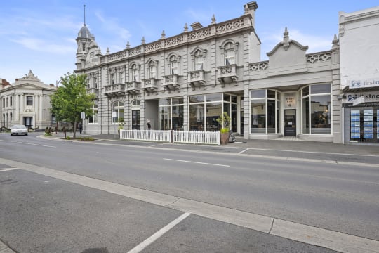 LEASEHOLD - Bull & Mouth Hotel Motel, Maryborough VIC - 1P0576