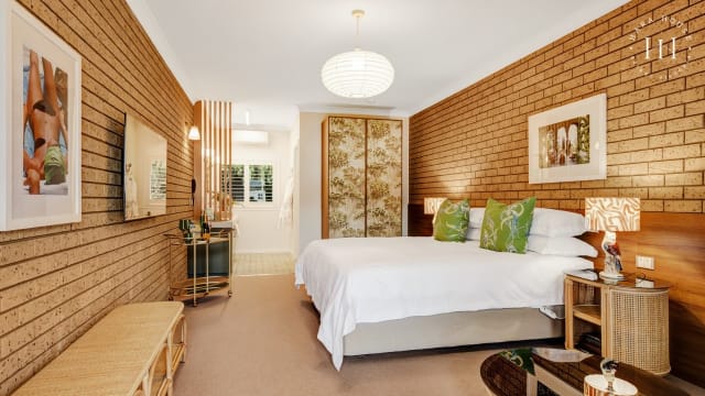 FREEHOLD - Hara House, Bright VIC - 1P0613
