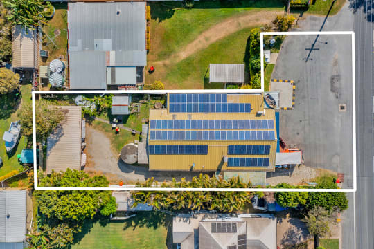 Rare Mixed-Use Freehold Opportunity – Lifestyle & Income