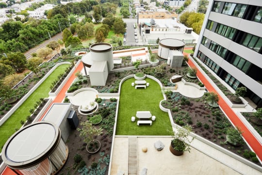Large-scale management rights, R.Iconic - Melbourne — 2 towers, 879 apartments | Resort Brokers I...