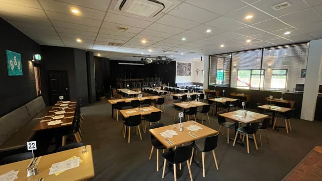 Settlers Tavern – Leasehold Opportunity including drive-through bottle shop