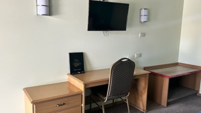 Profitable 15 - Room Murray River Motel with Long Lease Security