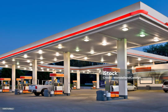 Service Station, Convenience Store with 3 bedroom house in Regional Victoria.