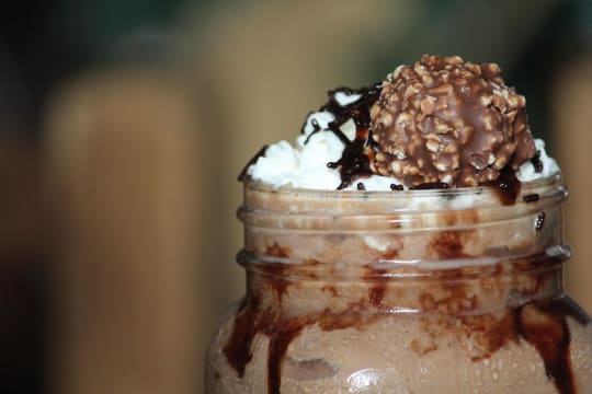 Business for Sale: Thriving Franchise Café with Liquor Licence in Mandurah's Premier Shopping Centre