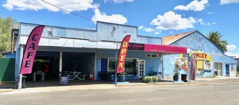 Thriving Outback Café & Gift Shop (+ Freehold Building*)