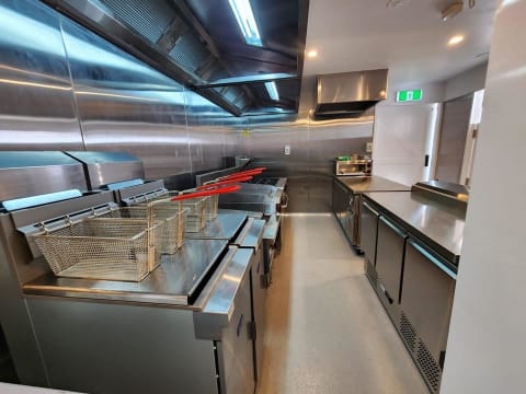 Ideally located restaurant/cafe/bar  (freehold available)