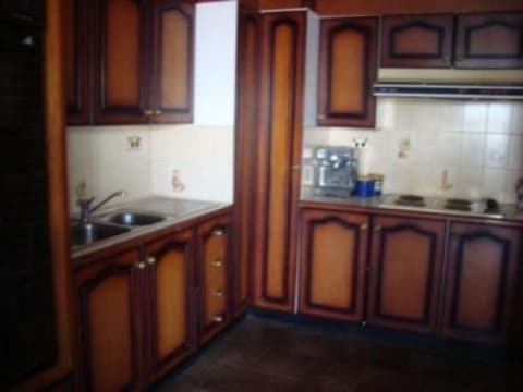 EXCELLENT COUNTRY CAFE LOUNGE / TAKEAWAY - SELLING FREEHOLD WITH 4BR RESIDENCE!