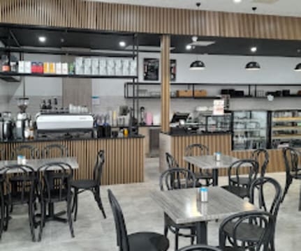 CAFE - TAKING $18000PW.   3PM CLOSE.  NEW FAST GROWING AREA WITH 100s OF NEW HOUSES.  OPPOSITE TR...