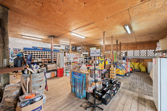 COUNTRY BUSINESS WITH HEART