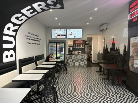 [Priced to sell] Fully Under Management Burger Shop West close CBD Ref: 1213