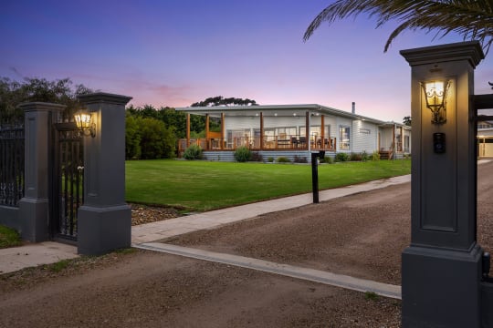 PURE LUXURY ON THE ISLAND - 2906MF