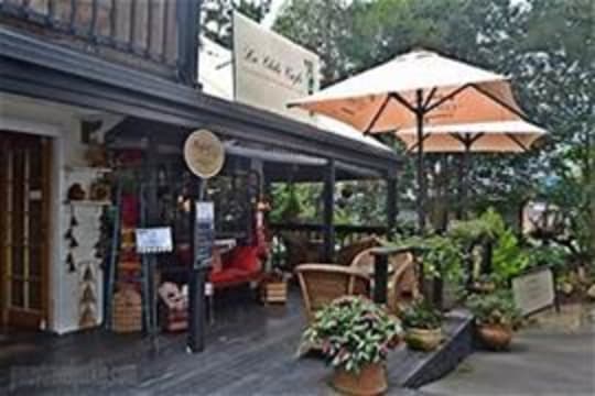 "Turnkey Opportunity: Fully-Equipped Food/Hospitality Business for Sale - Be Your Own Boss and Sa...