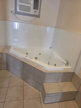 24 Room Leasehold  Motel for Sale – Wentworth. NSW $ 550,000