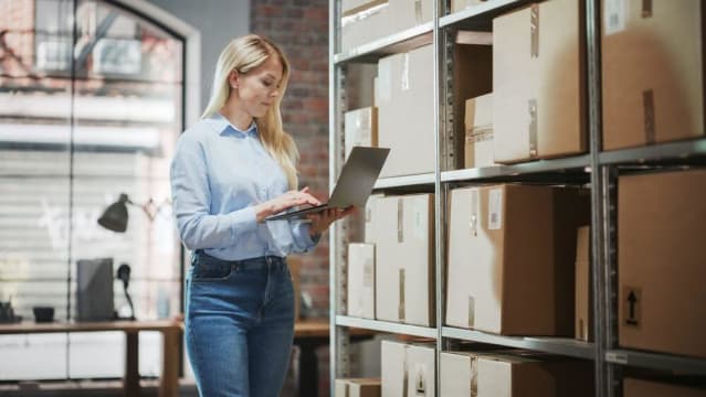 35612 - 35612 Exciting E-Commerce Opportunity - Women's Online Retailer