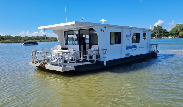 Unique Noosa River Lifestyle Opportunity!