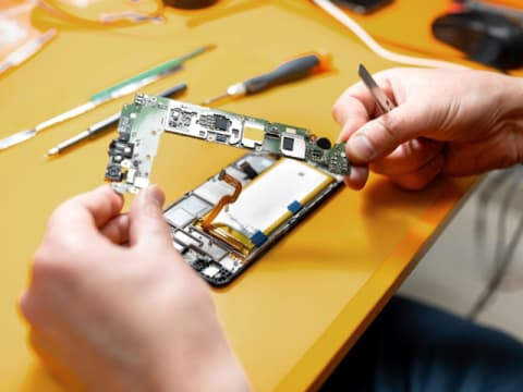 Pop Phones Franchise  Tech Retail & Repairs with National Brand Backing