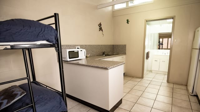 Sapphire Caravan & Cabin Park - Established Park in a Renowned Outback Tourism Region