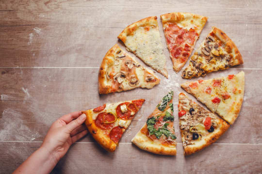 Semi Managed Pizza Store | $11K Weekly Sales | Cheap Rent | Prime Location [2601061]